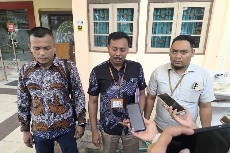 Antarkan Petugas Bank ke Rumah Debitur, Tokoh Masyarakat di Pamekasan Digugat