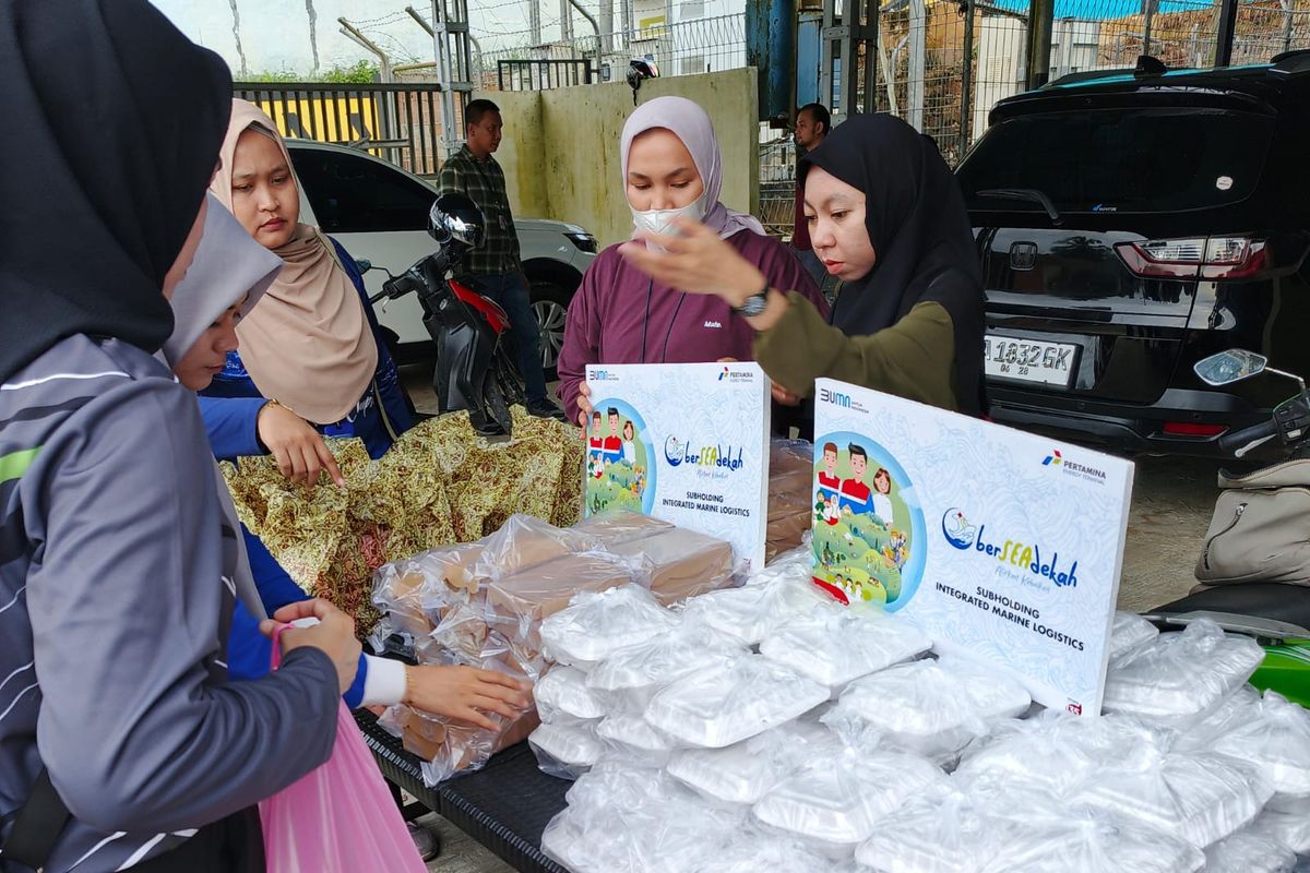 PIS Salurkan Bantuan dan Energi Kebaikan lewat Program BerSEAdekah di Wilayah Operasional