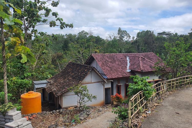 Rumah yang dibeli pelaku pencurian bank Jateng yang dibeli di Panggang, Gunungkidul.