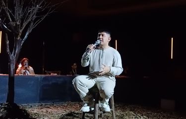 Penyanyi Donne Maula saat listening session terbatas jelang peluncuran album Daur Hidup di Plaza Indonesia, Jakarta Pusat, Rabu (5/6/2024).