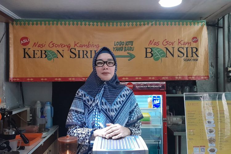 Nenny, Owner dan Generasi Kedua Nasi Goreng Kambing Kebon Sirih