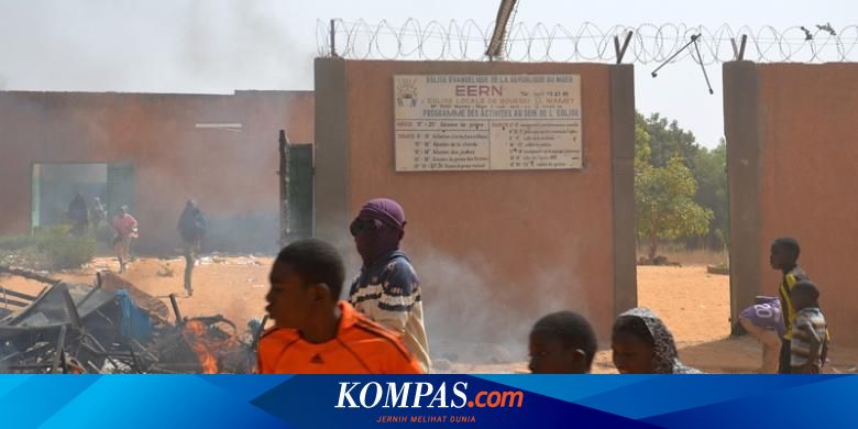 Unjuk Rasa Menentang Charlie Hebdo Di Niger 7 Gereja Dibakar
