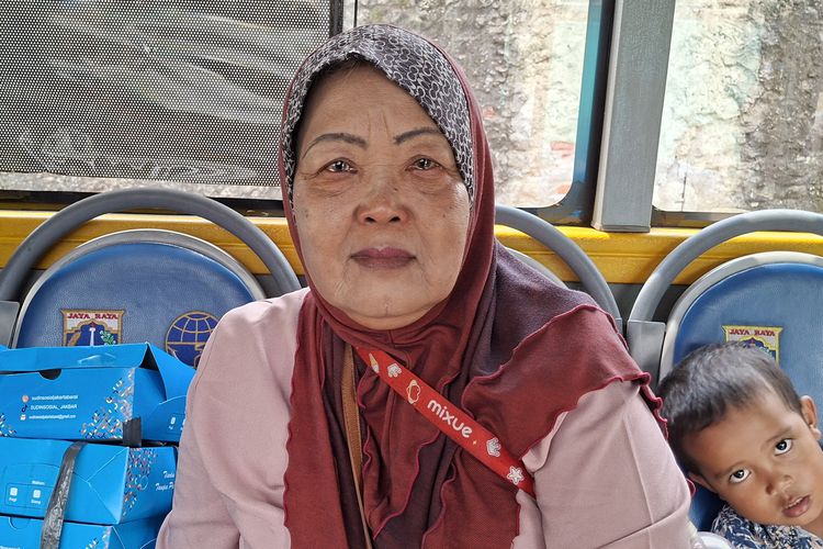 Tangis Warga Kamal Tinggalkan Lahan TPU: Sedih, Ikhlas, dan Harapan Hidup Lebih Baik