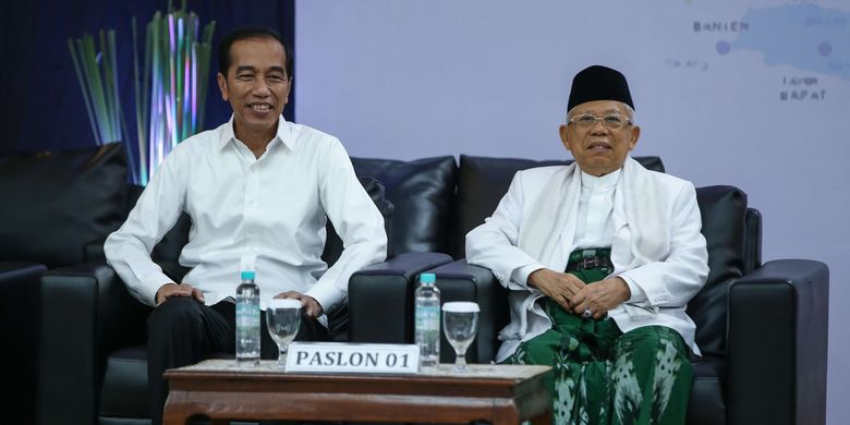 Pasangan calon presiden dan wakil presiden no urut 01, Joko Widodo dan Maruf Amin hadir saat Rapat Pleno Terbuka Pasangan Calon Presiden dan Wakil Presiden Terpilih Pemilu 2019 di Kantor Komisi Pemilihan Umum, Jakarta, Minggu (30/6/2019). KPU menetapkan pasangan Joko Widodo dan Maruf Amin sebagai presiden dan wakil presiden terpilih.