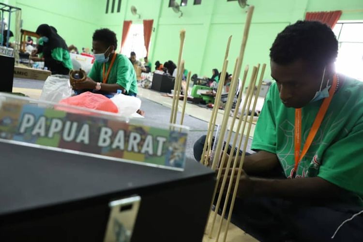 Provinsi Lampung menjadi tuan rumah FLS2N 2019 yang berlangsung 15?21 September 2019. Peserta FL2SN 2019 adalah siswa mulai dari jenjang SD, SMP, SMA, SMK dan PPK baik negeri maupun swasta dari 34 provinsi di seluruh Indonesia.