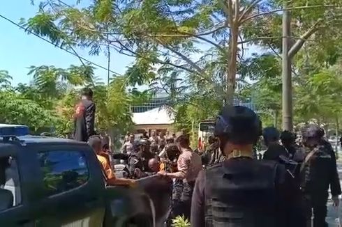 3 Orang Ditangkap Saat Demo di Hari Pertama Pemberlakuan Kenaikan Tiket TN Komodo