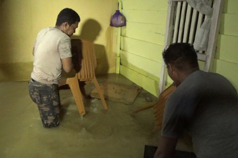 Banjir di Luwu Capai 1 Meter, Warga : Mau Mengungsi Kemana, Semua Tetangga Juga Terendam