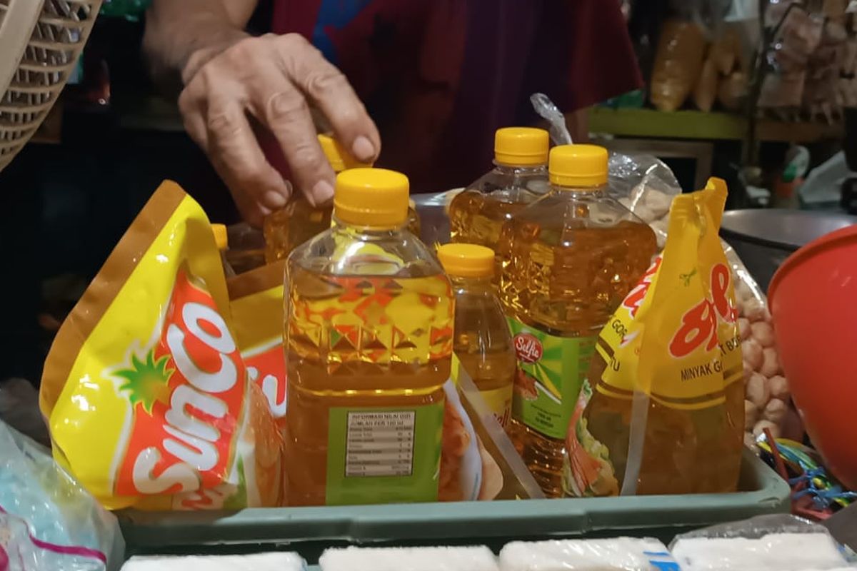 Minyak Goreng Kemasan Rakyat (MGKR) Minyakita yang dinilai murah langka di Kabupaten Malang. Para pedagang hanya menjual minyak goreng non subsidi.