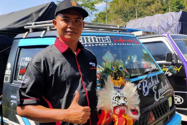 Amin Tohari, sekertaris AE Reog Ponorogo (komunitas penggemar Mitsubishi L300) 