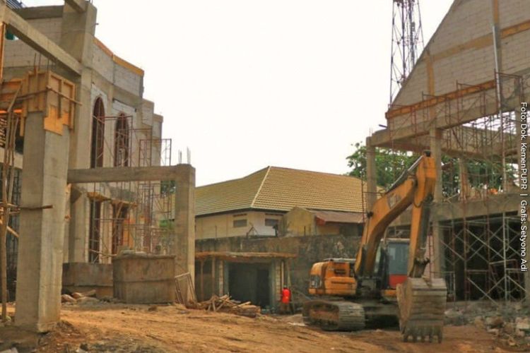 Renovasi Gereja Katedral Keuskupan Agung di Kupang, NTT