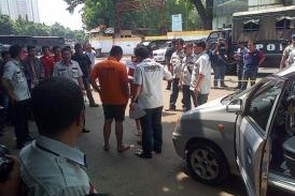 Suasana Rekonstruksi Pembunuhan Ade Sara (19) oleh Hafitd dan Sifa di Mapolda Metro Jaya.