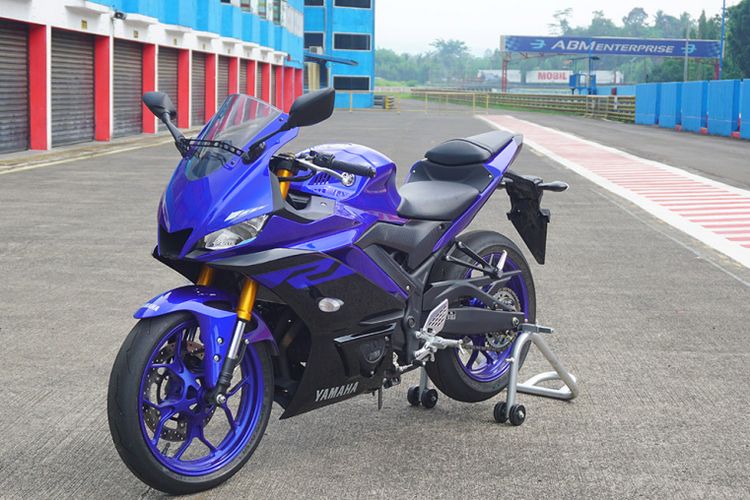 Yamaha R25 terbaru hadir dengan beberapa perubahan