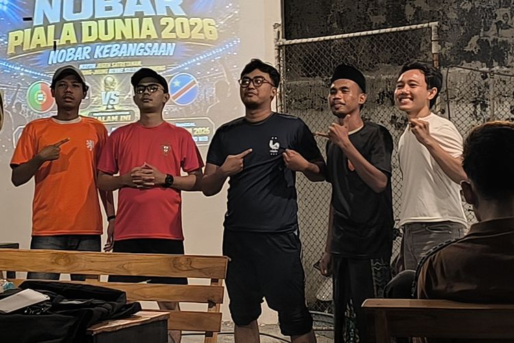 Serunya Nobar Piala Dunia 2026 Bersama Mahasiswa Pamekasan, Ada Diskusi dan Dapat Jersey
