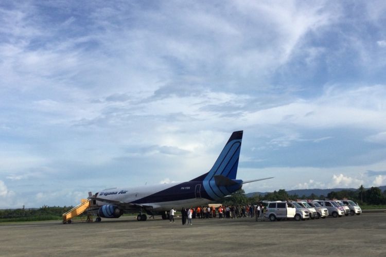 6 jenasah, korban kecelakaan Pesawat SAM Air berhasil dievakuasi menggunakan Pesawat Boeing Trigana Air PK-YSN tiba di Bandara Sentani Jayapura, sekitar pukul 16.30 WIT, Selasa (27/6/2023).
