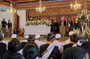 Jenazah PB XIII Dikawal Prajurit Keraton Solo, Udik-udik Disebar Sepanjang Rute