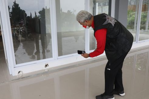 Saat Ganjar Mengamuk Tahu Gedung SMA Dibangun Asal-asalan, Tembok Palsu Jebol Sekali Tendang