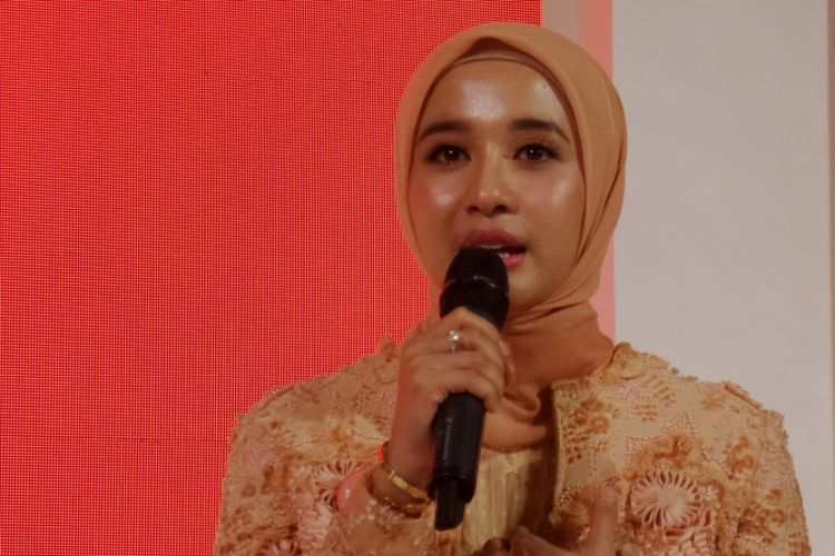Aktris Laudya Cynthia Bella ketika menghadiri peluncuran produk perawatan kulit Nameera Aquatic Botanical di Mal Kota Kasablanka, Jakarta Selatan, Kamis (31/1/2019).