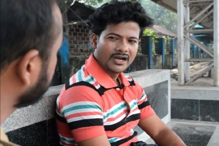 Potongan video dari film pendek yang menceritakan seorang pria di India bernama Biswajit Podder berusaha mencari gadis yang ditemuinya di kereta.