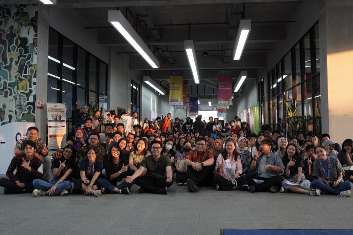 Para mahasiswa Politeknik Multimedia Nusantara. 