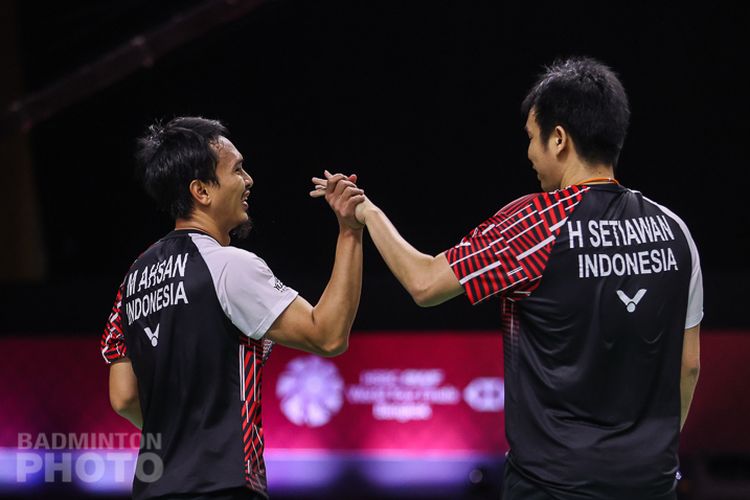 Pasangan ganda putra Mohammad Ahsan/Hendra Setiawan menjadi satu-satunya wakil Indonesia yang mampu tembus semifinal BWF World Tour Finals 2020.