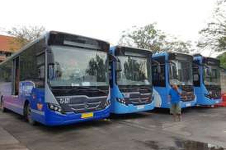 Dua Bus Trannsjakarta dinyatakan tidak lulus uji kir di Pusat Pengujian Kendaraan Bermotor (PKB) Pulogadung, Jakarta Timur. 