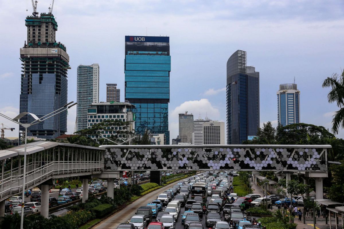 JPO Dukuh Atas yang baru dibangun untuk menghubungkan JPO Dukuh Atas sisi timur dan halte transjakarta Dukuh Atas 2 di Jakarta Pusat, Jumat (25/1/2018).