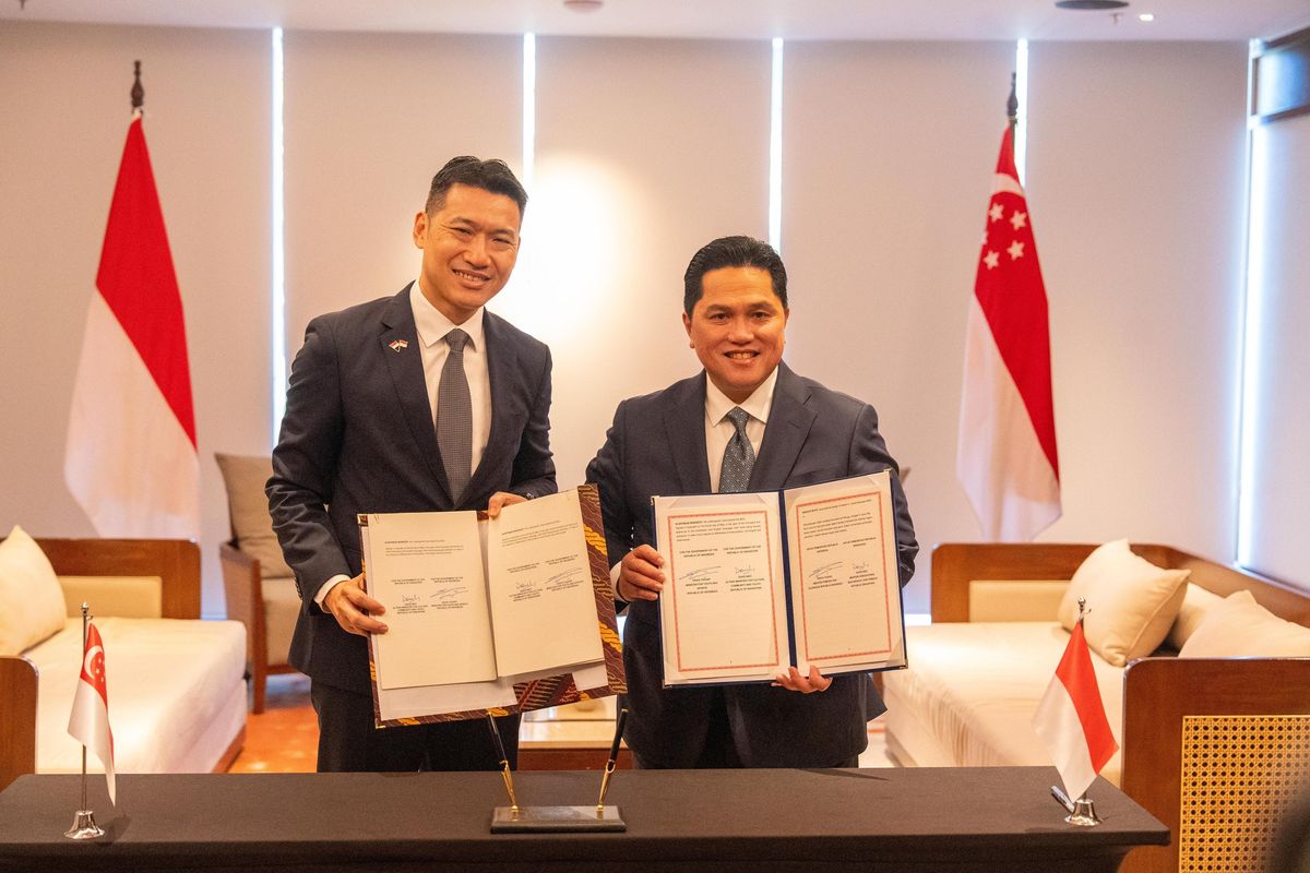 Menpora RI Erick Thohir bersama Acting Minister for Culture, Community and Youth (MCCY) Singapura David Neo menandatangani MoU kerja sama kepemudaan dan olahraga dalam SEAMMYS 2026 di Sanur, Bali.