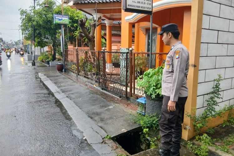 Balita di Ponorogo Masuk Gorong-gorong Saat Ibunya Memompa Ban Sepeda Motor Kempes