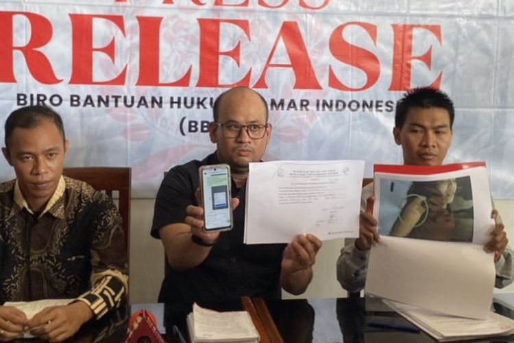 Kuasa hukum korban Dini Sera Afriyanti, Dimas Yemahura, di Sidoarjo, Kamis (25/7/2024).