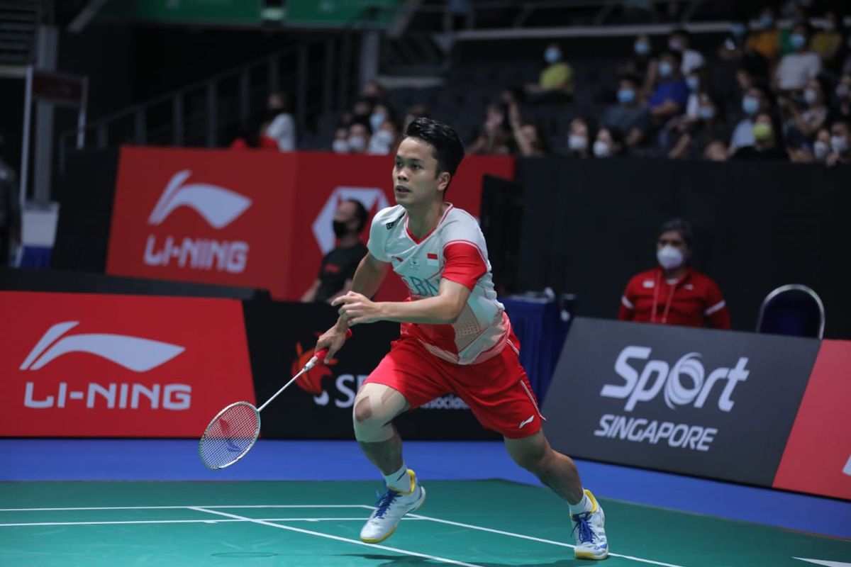 Anthony Sinisuka Ginting saat bertanding pada babak 16 besar Singapore Open 2022 di Singapore Indoor Stadium, Kamis (14/7/2022). 