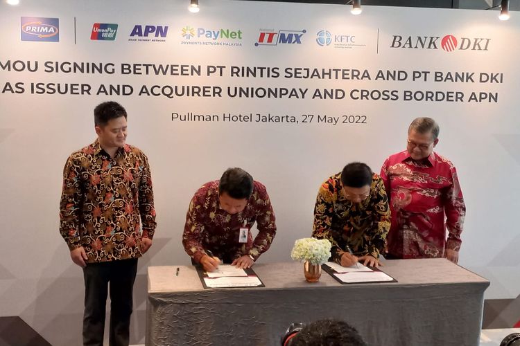 Penandatanganan kerja sama antara Bank DKI dan PT Rintis Sejahtera, Jumat (27/5/2022).