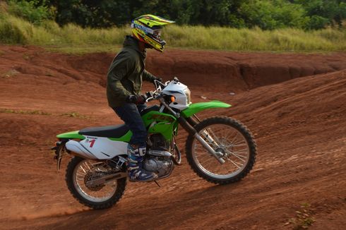 Impresi Kawasaki KLX 230, Nyaman di Dua Alam