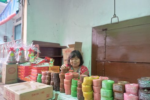 Geliat Penjual Kue Keranjang di Pecinan Semarang Jelang Imlek