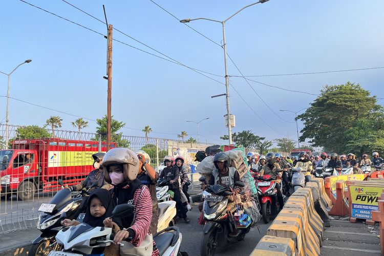 Tradisi Toron Warga Madura Jelang Idul Adha, Arus Kendaraan di Suramadu Meningkat 500 Persen