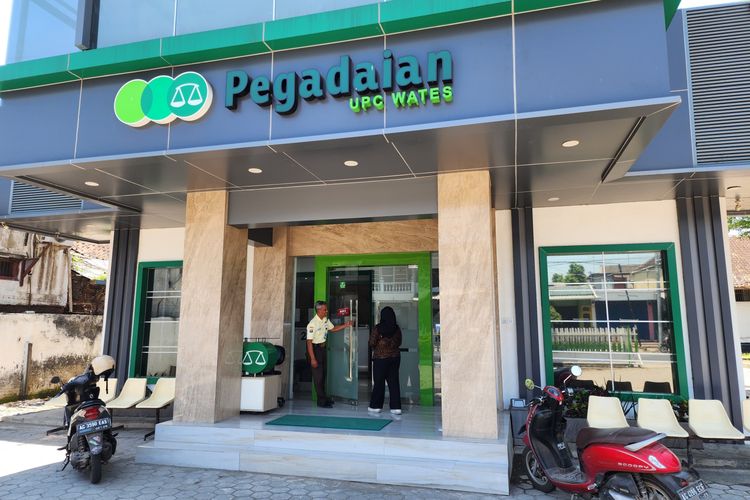 Kantor Unit Cabang Pegadaian Wates, Kabupaten Kediri, Jawa Timur, yang berada di kaki Gunung Kelud.