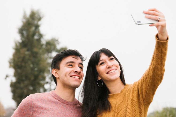 Ada beberapa zodiak dikenal senang memancarkan energi menenangkan. Kehadiran mereka bikin suasana jadi damai. Ada zodiak apa saja?