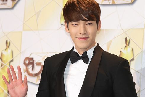 Ketika Kim Woo Bin Bertemu Kembali dengan Pengawalnya Setelah 2,5 Tahun