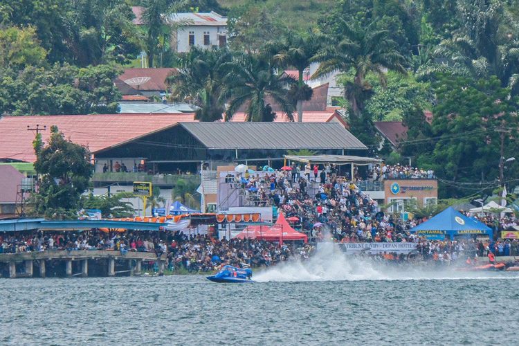 Kejuaraan F1 Powerboat 2023 (F1H2O) di Danau Toba, Sumatra Selatan