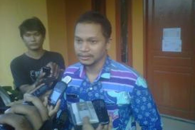 Hanafi Rais saat berada di kantor Bawaslu DIY