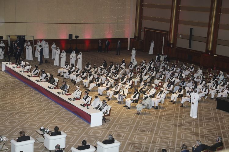 Delegasi Taliban menghadiri sesi pembuka dari pembicaraan damai dengan Pemerintah Afghanistan di Doha, Qatar, Sabtu (12/9/2020).