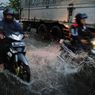 Bahaya Melibas Jalanan yang Tergenang Air dengan Kecepatan Tinggi