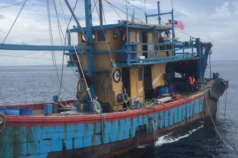 KRI Kerambit-627 Tangkap Tiga Kapal Malaysia Saat Curi Ikan di Selat Malaka