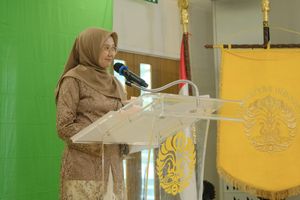 Kisah Suhartika, Ibu Rumah Tangga Peraih Doktor UI yang Meneliti Khasiat Rosela Cegah Stunting