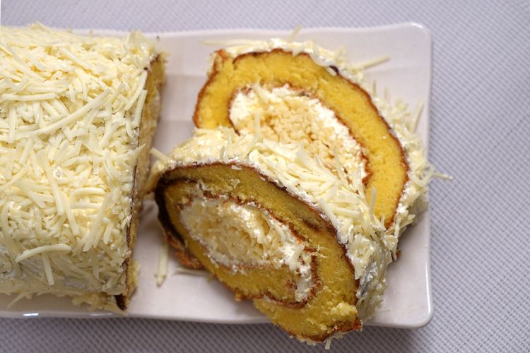 Resep Swiss Roll Cake Keju Bolu Lembut Dan Lumer Di Mulut Halaman All Kompas Com