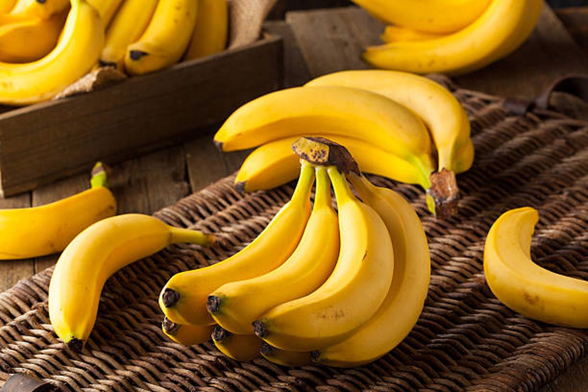 Ilustrasi buah pisang. Buah pisang adalah salah satu buah pilihan untuk penderita asam lambung buka puasa. 