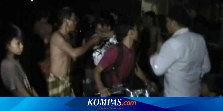 Satu Jam Berjibaku dengan Ular Sanca, Tangan Zahir Terluka Parah