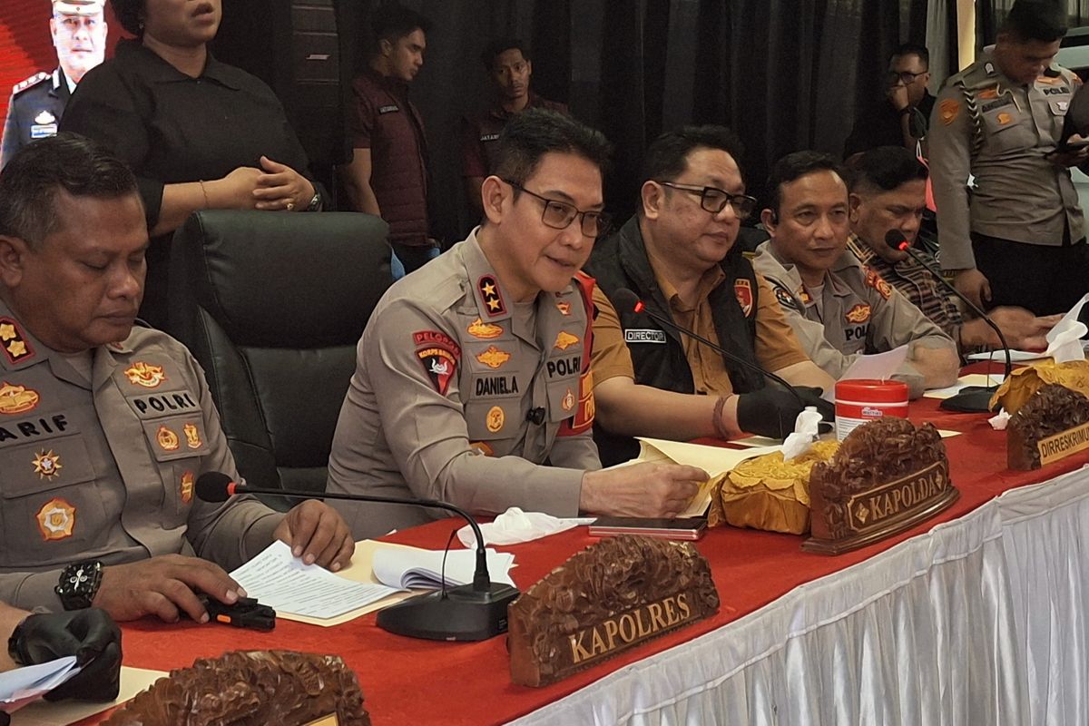 Kepala Kepolisian Daerah (Kapolda) Bali Irjen Daniel Adityajaya saat menyampaikan perkembangan penyelidikan terkait kasus penembakan sesama WNA asal Australia dalam konferensi pers di Polres Badung, pada Kamis (26/6/2025). KOMPAS.com/ Yohanes Valdi Seriang Ginta