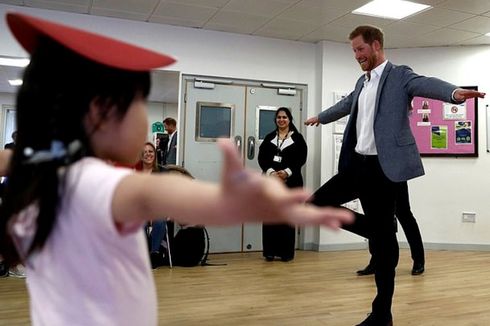 Ketika Pangeran Harry Unjuk Kemampuan di Kelas Balet Anak-anak...