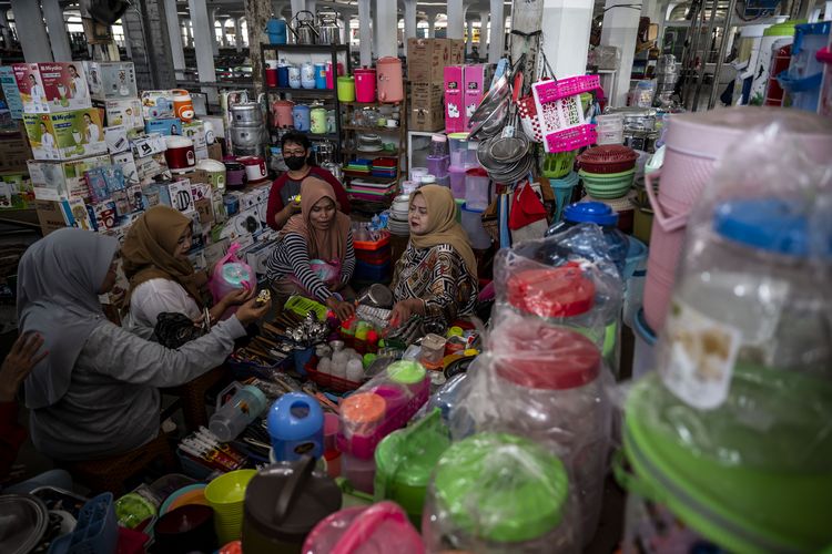 Kenaikan Harga Plastik dan Cermin Kerentanan Ekonomi