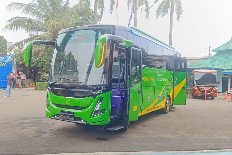 Bus baru Triun DX buatan Karoseri Trijaya Union 